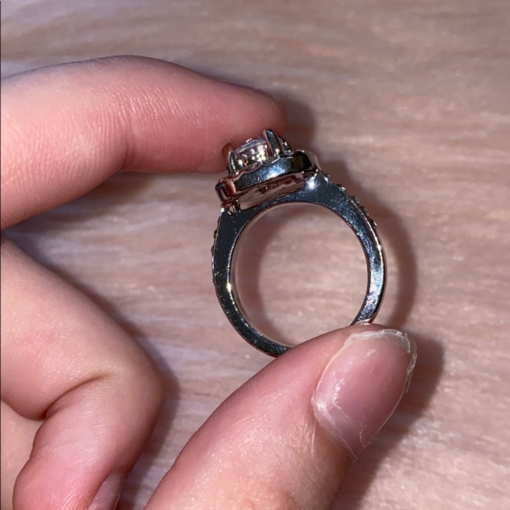 Ring - Picture 4 of 6